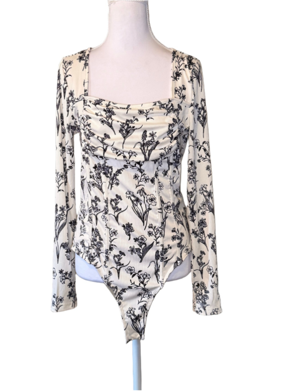 Women's YOZY Floral Bodysuit Size 8 White and Black Long Sleeve